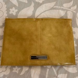 A beautiful bag BCBG Genaration